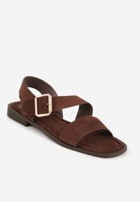 Renee - Brązowe Sandały na Płaskiej Podeszwie ze Skośnym Paskiem i Klamerką Iphislia. Okazja: na co dzień. Zapięcie: pasek. Kolor: brązowy. Obcas: na płaskiej podeszwie. Styl: casual, elegancki #6
