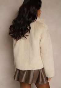 Renee - Beżowa Elegancka Kurtka Futerko o Krótkim Kroju z Kołnierzem Girivine. Okazja: na randkę, na co dzień. Kolor: beżowy. Materiał: futro. Długość: krótkie. Styl: elegancki #5