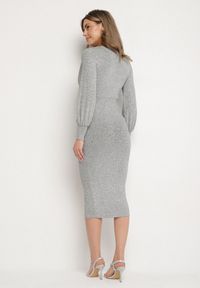 Born2be - Szara Dopasowana Sukienka z Kopertowym Dekoltem i Bufiastymi Rękawami Ulonissa. Kolor: szary. Materiał: tkanina. Sezon: zima. Typ sukienki: kopertowe. Styl: klasyczny #4