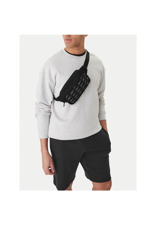 Torebka Reebok. Kolor: czarny