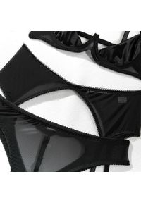 Intica - Komplet koronkowej bielizny na romantyczne chwile Samuela. Kolor: różowy. Materiał: koronka. Wzór: paski #2