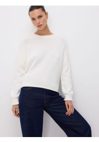 Reserved - Sweter oversize - złamana biel. Materiał: dzianina, bawełna