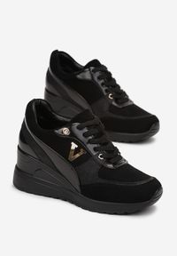 Renee - Czarne Sneakersy z Metalicznymi Wstawkami i Ozdobami na Koturnie Lierova. Wysokość cholewki: przed kostkę. Kolor: czarny. Szerokość cholewki: normalna. Wzór: aplikacja. Obcas: na koturnie #3