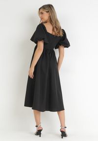 Born2be - Czarna Rozkloszowana Sukienka Midi z Bufiastymi Rękawami i Kwadratowym Dekoltem Ceania. Okazja: na co dzień. Typ kołnierza: dekolt kwadratowy. Kolor: czarny. Wzór: gładki. Typ sukienki: proste. Materiał: tkanina. Sezon: lato. Styl: casual, elegancki. Długość: midi #2