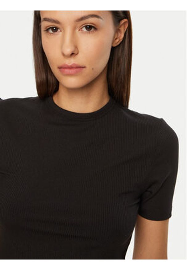 Calvin Klein T-Shirt K20K208052 Czarny Slim Fit. Kolor: czarny