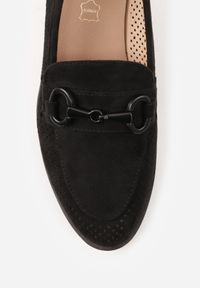 Renee - Czarne Mokasyny Vices z Perforacją z Wkładką ze Skóry Naturalnej Felithria. Okazja: na co dzień. Kolor: czarny. Materiał: skóra. Wzór: aplikacja. Obcas: na obcasie. Styl: casual, klasyczny, elegancki. Wysokość obcasa: niski #2