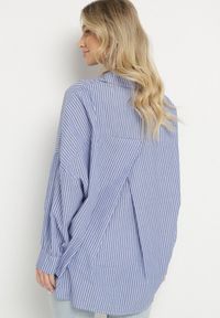 Born2be - Niebieska Bawełniana Koszula Oversize w Paski ze Ściągaczem Elineola. Okazja: na co dzień. Typ kołnierza: kołnierzyk klasyczny. Kolor: niebieski. Materiał: bawełna. Wzór: paski. Styl: sportowy, klasyczny, elegancki, casual #4