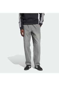 Adidas - adidas Jeansy adicolor Denim Stone JW5920 Szary Regular Fit. Kolor: szary #1