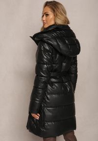 Renee - Czarna Wiskozowa Kurtka z Imitacji Skóry z Ozdobnym Pikowaniem z Paskiem i Kapturem Gersja. Kolor: czarny. Materiał: skóra, wiskoza #2