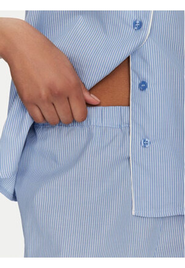Guess Piżama O5GX10 WH1K1 Niebieski Regular Fit. Kolor: niebieski. Materiał: bawełna