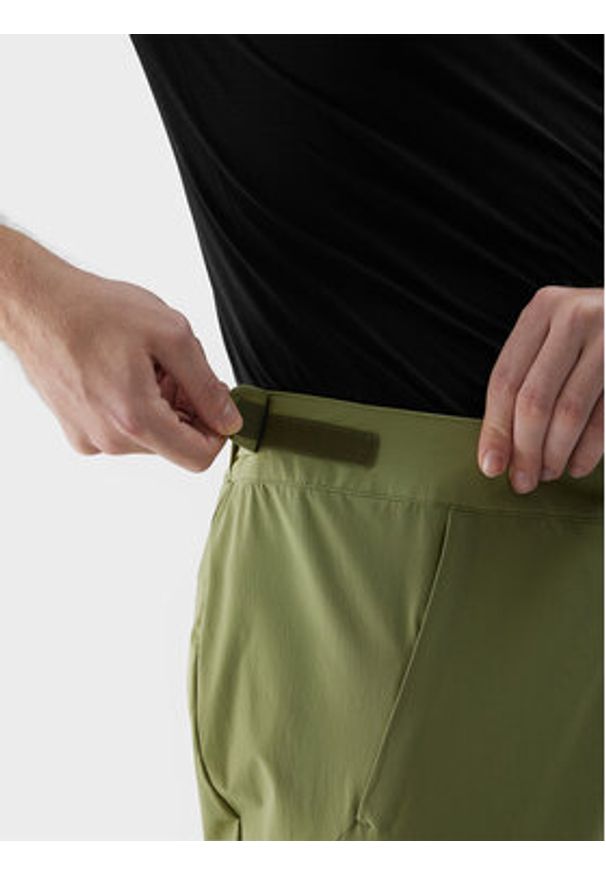 4f - 4F Spodnie outdoor 4FWSS24TFTRM485 Zielony Regular Fit. Kolor: zielony. Materiał: syntetyk. Sport: outdoor