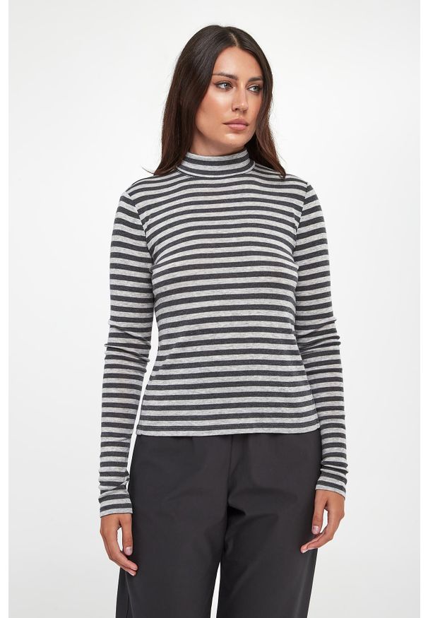 Golf damski w paski Blasy MM. Typ kołnierza: golf. Wzór: paski