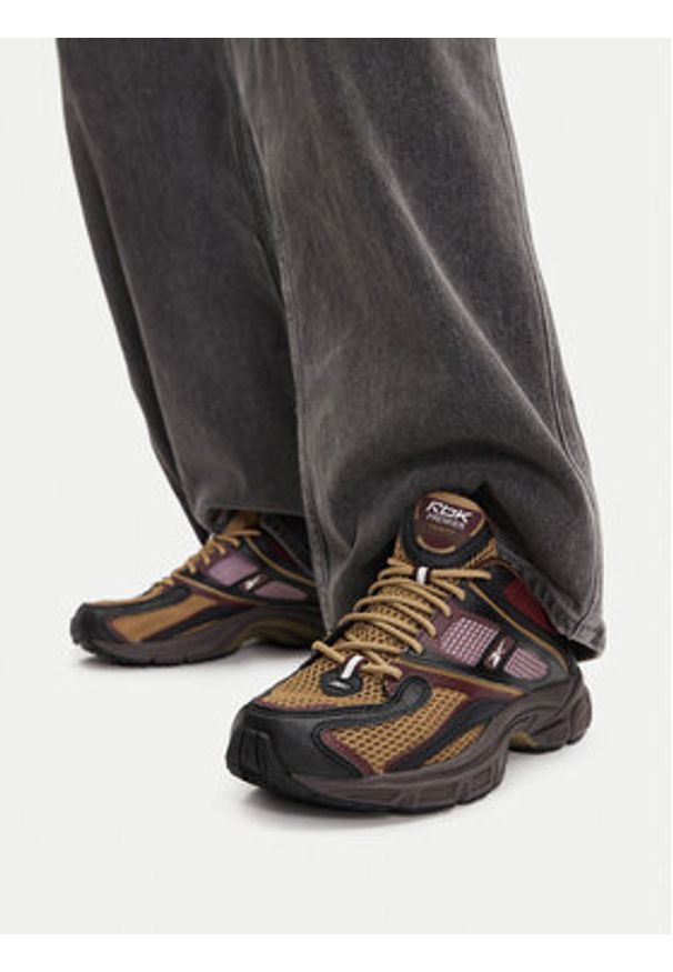 Reebok Sneakersy CEOSS-PREMIER TRINITY 100230888 W Bordowy. Kolor: czerwony. Materiał: syntetyk, materiał