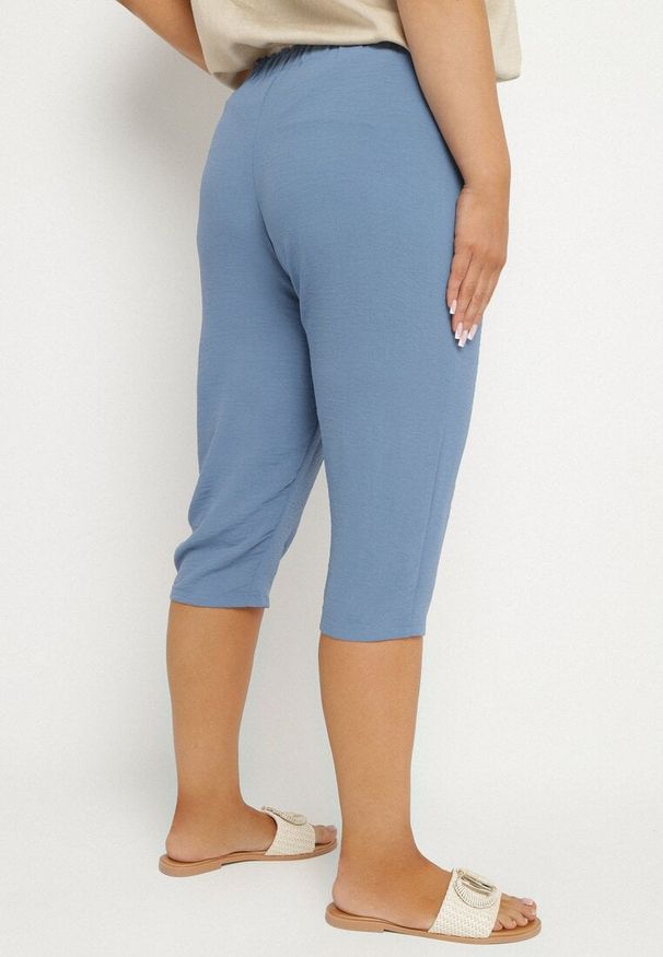 Born2be - Niebieskie Spodnie z Gumką w Pasie 7/8 Tenimira. Okazja: na co dzień, na spacer. Kolekcja: plus size. Kolor: niebieski. Styl: klasyczny, casual, elegancki