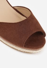 Born2be - Brązowe Sandały na Wysokim Plecionym Koturnie Nacireda. Okazja: na spacer. Kolor: brązowy. Materiał: len. Sezon: lato. Obcas: na koturnie. Styl: elegancki, wizytowy #3