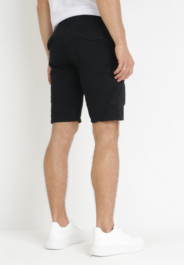 Born2be - Czarne Bawełniane Szorty w Stylu Cargo z Szerokimi Kieszeniami Ammia. Kolor: czarny. Materiał: bawełna. Wzór: moro. Styl: militarny