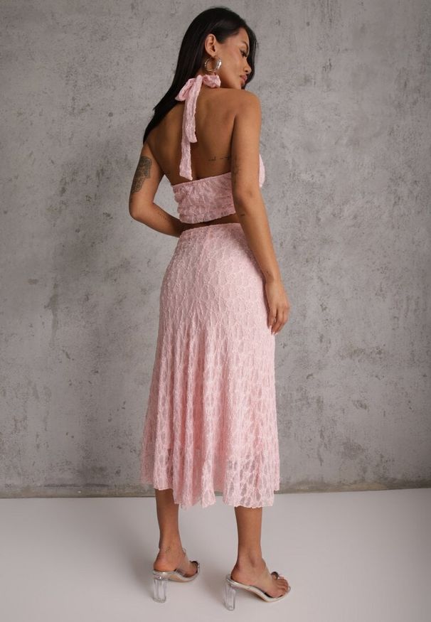 Renee - Różowy Komplet z Koronki Spódnica i Top z Wiązaniem na Szyi Dainetia. Kolor: różowy. Materiał: koronka. Wzór: koronka