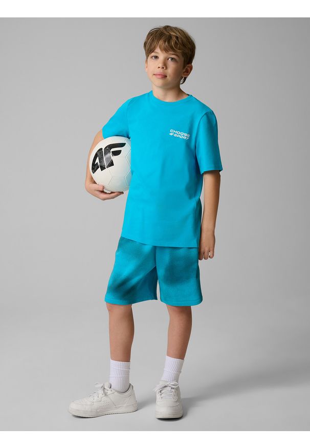 4f - 4F T-shirt regular z nadrukiem chłopięcy - niebieski 140 (9-10 lat). Okazja: na co dzień, na uczelnię. Kolor: niebieski. Materiał: materiał. Wzór: nadruk. Sezon: lato. Styl: casual, sportowy