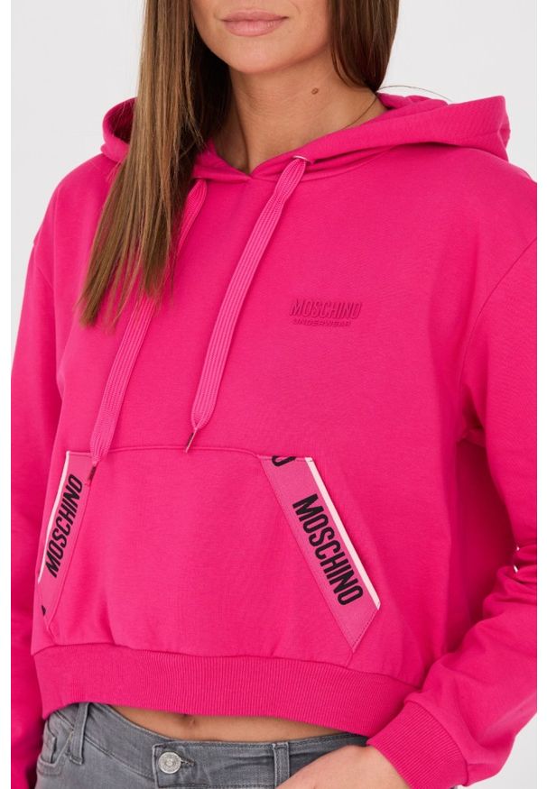 MOSCHINO Różowa bluza z kapturem i lampasami. Typ kołnierza: kaptur. Kolor: różowy