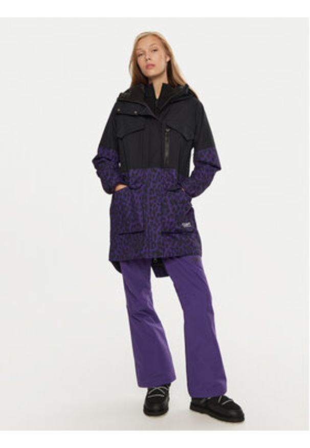 Colourwear Kurtka narciarska Gritty Parka W 7010316 Czarny Regular Fit. Kolor: czarny. Materiał: syntetyk. Sport: narciarstwo