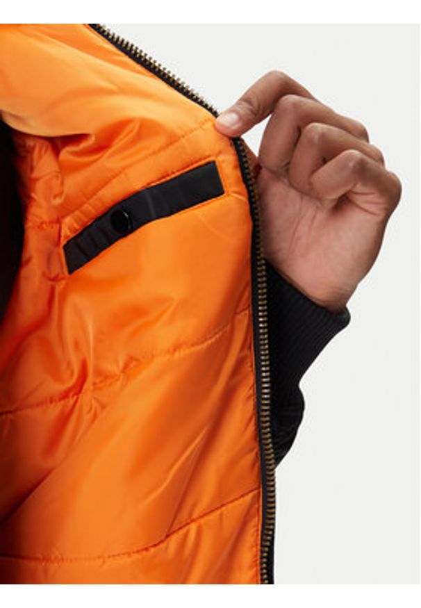 Alpha Industries Kurtka bomber Nasa 166107 Czarny Regular Fit. Kolor: czarny. Materiał: syntetyk
