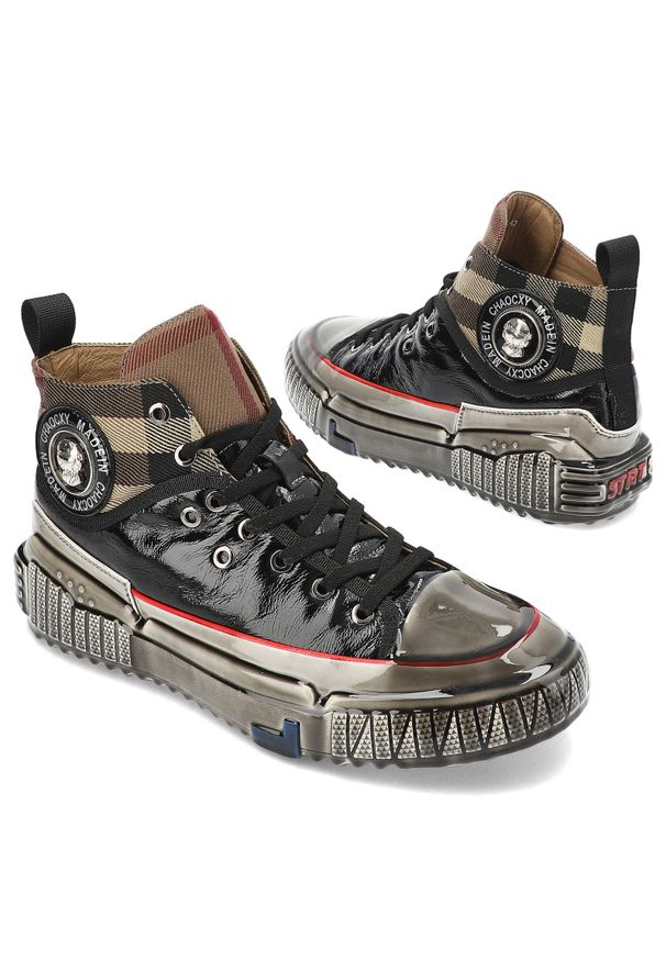 Czarne Sneakersy John Doubare Stylowe Obuwie Męskie. Okazja: na co dzień. Zapięcie: klamry. Kolor: czarny. Materiał: guma, tkanina, skóra. Szerokość cholewki: normalna. Wzór: moro, aplikacja, nadruk