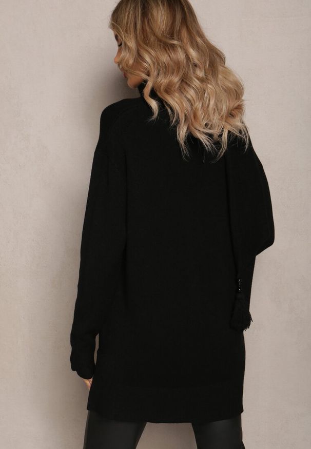 Renee - Czarny Sweter z Szalikiem z Chwostami w Komplecie Rumabena. Okazja: na co dzień. Kolor: czarny. Styl: casual, elegancki