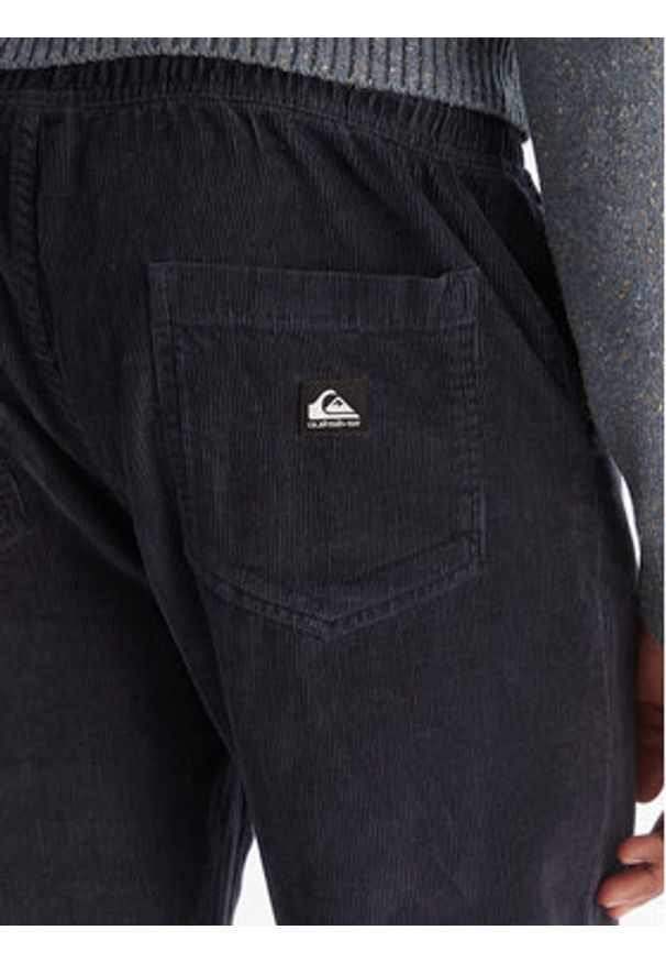 Quiksilver Spodnie materiałowe Taxer EQYNP03315 Granatowy Loose Fit. Kolor: niebieski. Materiał: bawełna