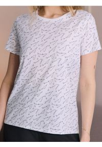 Sinsay - Koszulka z nadrukiem - biały. Kolor: biały. Wzór: nadruk #1