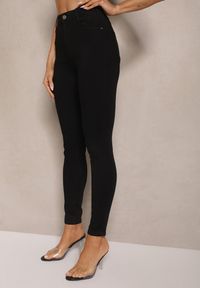 Renee - Czarne Elastyczne Jeansy o Kroju Skinny High Waist Darira. Okazja: na co dzień. Stan: podwyższony. Kolor: czarny. Wzór: aplikacja. Styl: casual #4