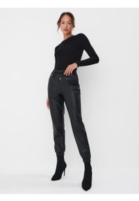 Mohito - Eleganckie joggery - Czarny. Kolor: czarny. Styl: elegancki #2