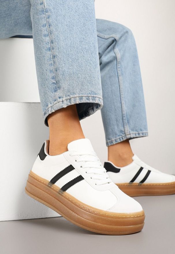 Born2be - Białe Sneakersy na Grubej Podeszwie z Ozdobnym Wzorem Felimala. Okazja: na co dzień. Kolor: biały. Materiał: jeans