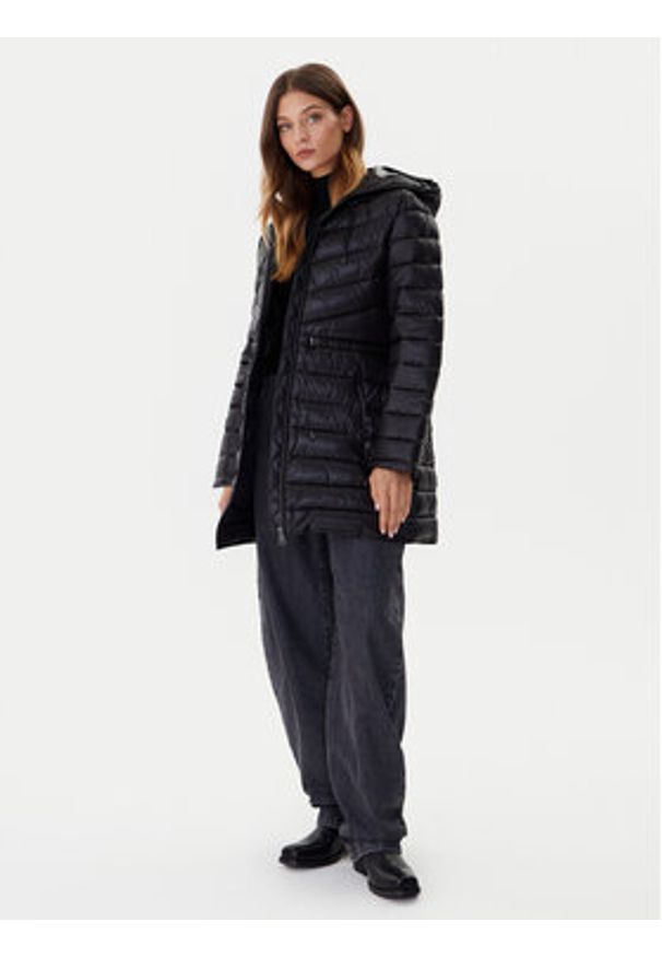 DKNY Płaszcz zimowy DLEMPV38 Czarny Slim Fit. Kolor: czarny. Materiał: syntetyk. Sezon: zima