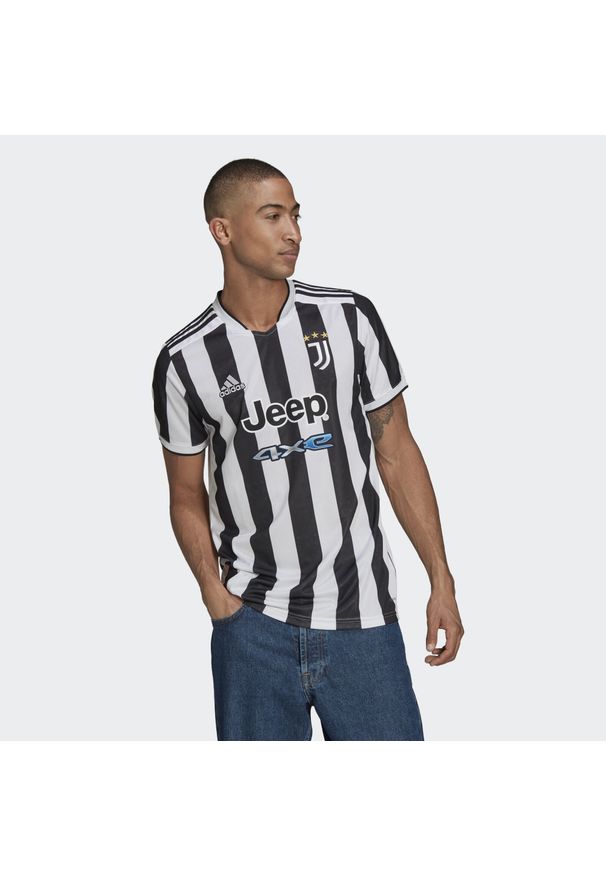 Adidas - Koszulka domowa Juventus 2021/22. Kolor: czarny, wielokolorowy, biały. Sport: fitness, piłka nożna