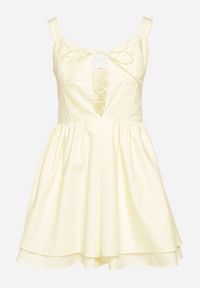 Born2be - Żółta Bawełniana Sukienka Vices w Rustykalnym Stylu z Wiązaniem Fenavira. Okazja: na co dzień. Kolor: żółty. Materiał: bawełna. Długość rękawa: na ramiączkach. Wzór: aplikacja. Styl: casual #5