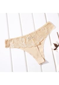 Intica - Stringi bezszwowe z koronkowym wykończeniem Dilek. Kolor: beżowy. Materiał: koronka