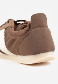 Born2be - Brązowe Sneakersy Kultowe Tenisówki z Marszczeniem przy Pięcie Rhodophine. Okazja: na co dzień. Kolor: brązowy. Materiał: jeans. Szerokość cholewki: normalna. Wzór: gładki #4