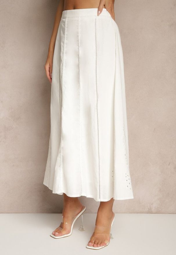 Renee - Biała Rozkloszowana Spódnica z Bawełny z Haftowanymi Detalami Tolanisse. Okazja: na co dzień. Kolor: biały. Materiał: bawełna. Wzór: haft. Styl: elegancki, casual, klasyczny