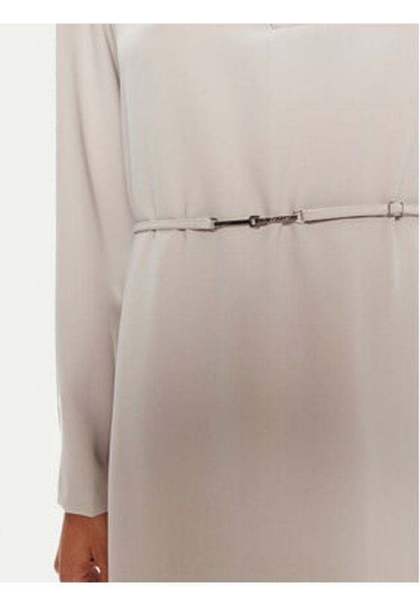Calvin Klein Sukienka codzienna K20K207152 Beżowy Regular Fit. Okazja: na co dzień. Kolor: beżowy. Materiał: syntetyk. Typ sukienki: proste. Styl: casual