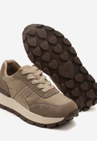 Born2be - Ciemnobeżowe Sneakersy z Ozdobnymi Przeszyciami Alentia. Okazja: na co dzień, na spacer. Kolor: beżowy. Materiał: jeans. Sport: turystyka piesza