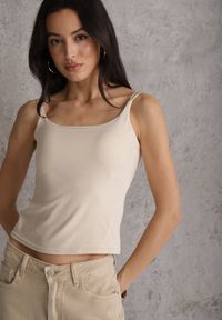 Renee - Beżowy Top z Wiskozy na Podwójnych Ramiączkach Indrea. Okazja: na co dzień. Kolor: beżowy. Materiał: wiskoza. Długość rękawa: na ramiączkach. Styl: casual, klasyczny #1