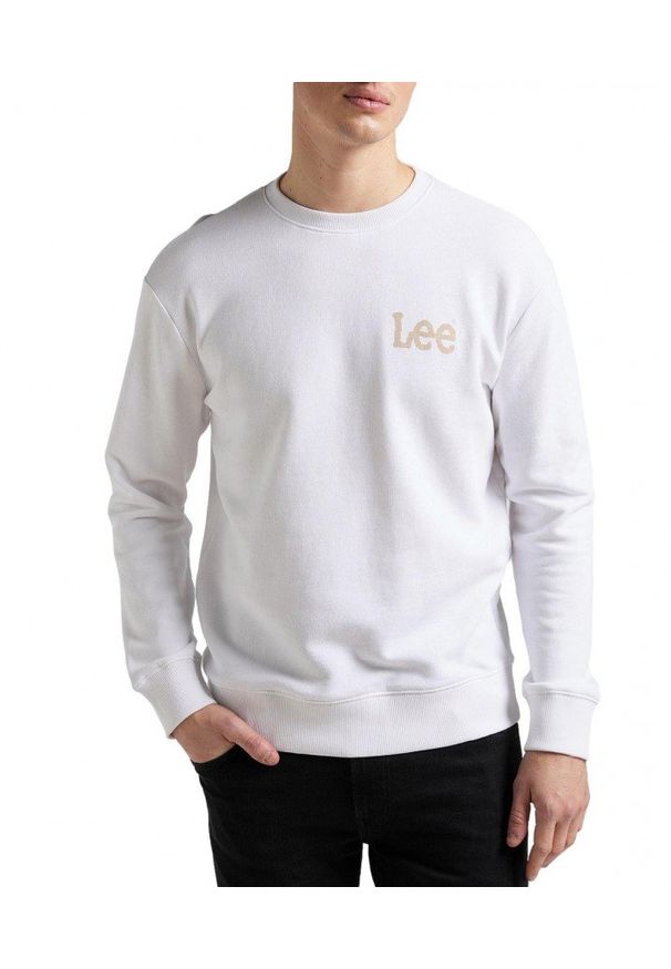 Lee - LEE WOBBLY LEE SWS MĘSKA BLUZA KLASYCZNA LOGO BRIGHT WHITE L81MSPLJ. Styl: klasyczny