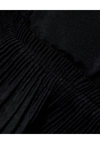 MONCLER - Czarna kurtka Mirac. Kolor: czarny. Materiał: materiał, puch