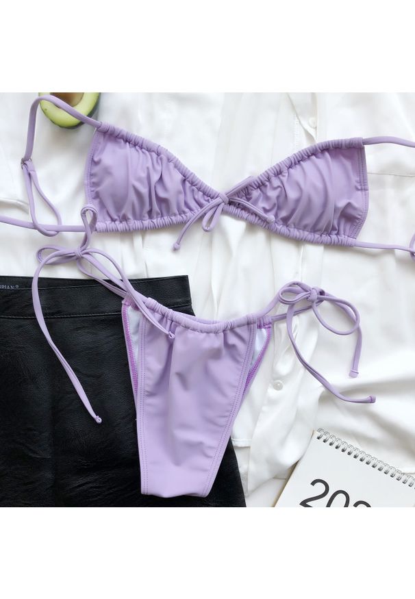 Intica - Bikini wiązane na plażę i do pływania Kamillah. Kolor: fioletowy. Materiał: materiał