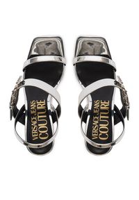 Versace Jeans Couture Sandały 80VA3S71 ZS406 900 Srebrny. Kolor: srebrny. Materiał: skóra #2