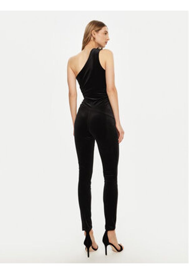 Guess Kombinezon W5RD71 KCM62 Czarny Classic Fit. Kolor: czarny. Materiał: syntetyk