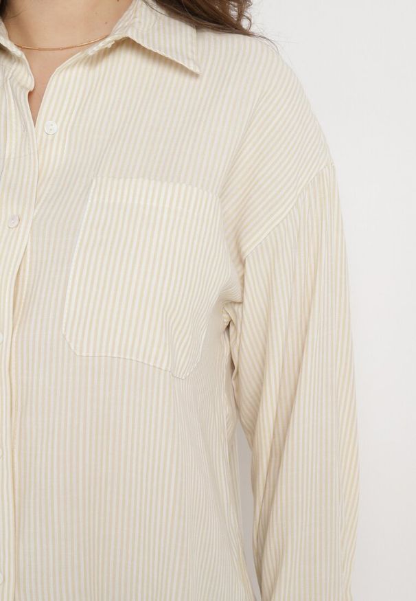 Born2be - Beżowa Bawełniana Koszula Ozdobiona Wzorem w Paseczki Irviana. Okazja: na co dzień. Kolor: beżowy. Materiał: bawełna. Wzór: aplikacja. Styl: casual