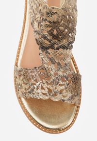 Renee - Złote Ażurowe Sandały ze Skórzaną Wkładką Jenoria. Okazja: na co dzień. Kolor: złoty. Materiał: skóra. Wzór: ażurowy. Sezon: lato. Styl: casual, elegancki #7