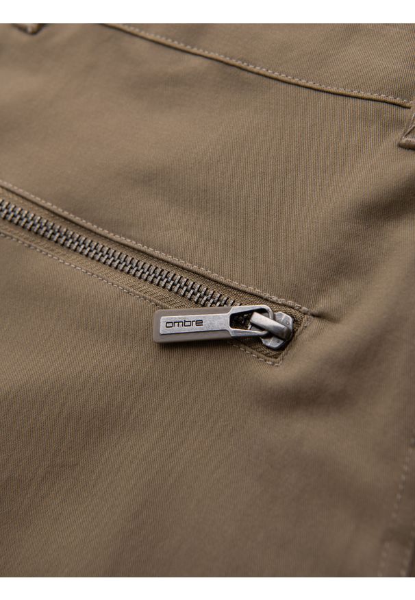 Ombre Clothing - Spodnie męskie cargo STRAIGHT LEG z kieszeniami zapinanymi na zamek – khaki V3 OM-PACG-0204 - XXL. Kolor: brązowy. Materiał: materiał, bawełna, elastan. Styl: elegancki