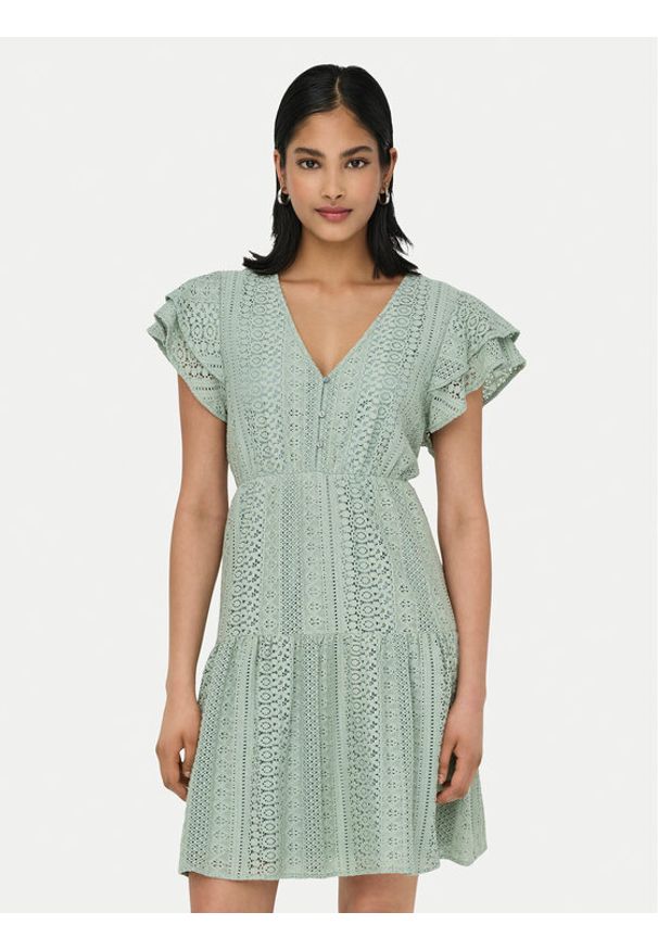 only - ONLY Sukienka letnia Helena 15303058 Zielony jasny Regular Fit. Kolor: zielony. Materiał: bawełna. Sezon: lato